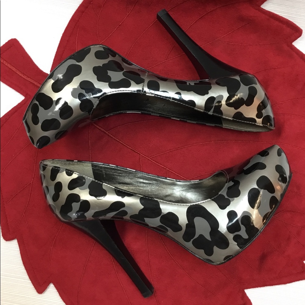 Striking Platforms with Design by Carlos Santana - Picture 6 of 8